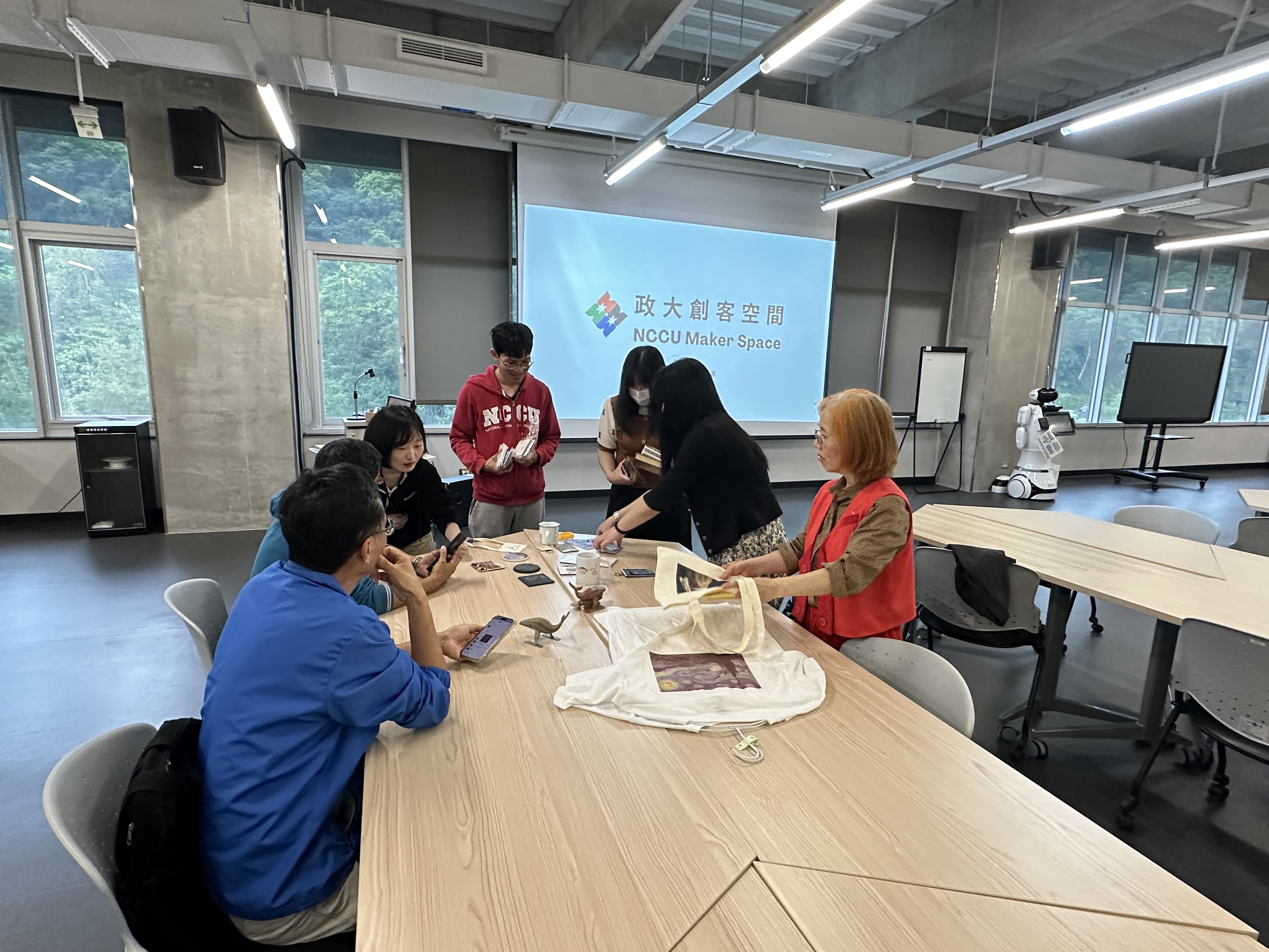 揪團來創客：跨系老師一起解鎖創客空間！