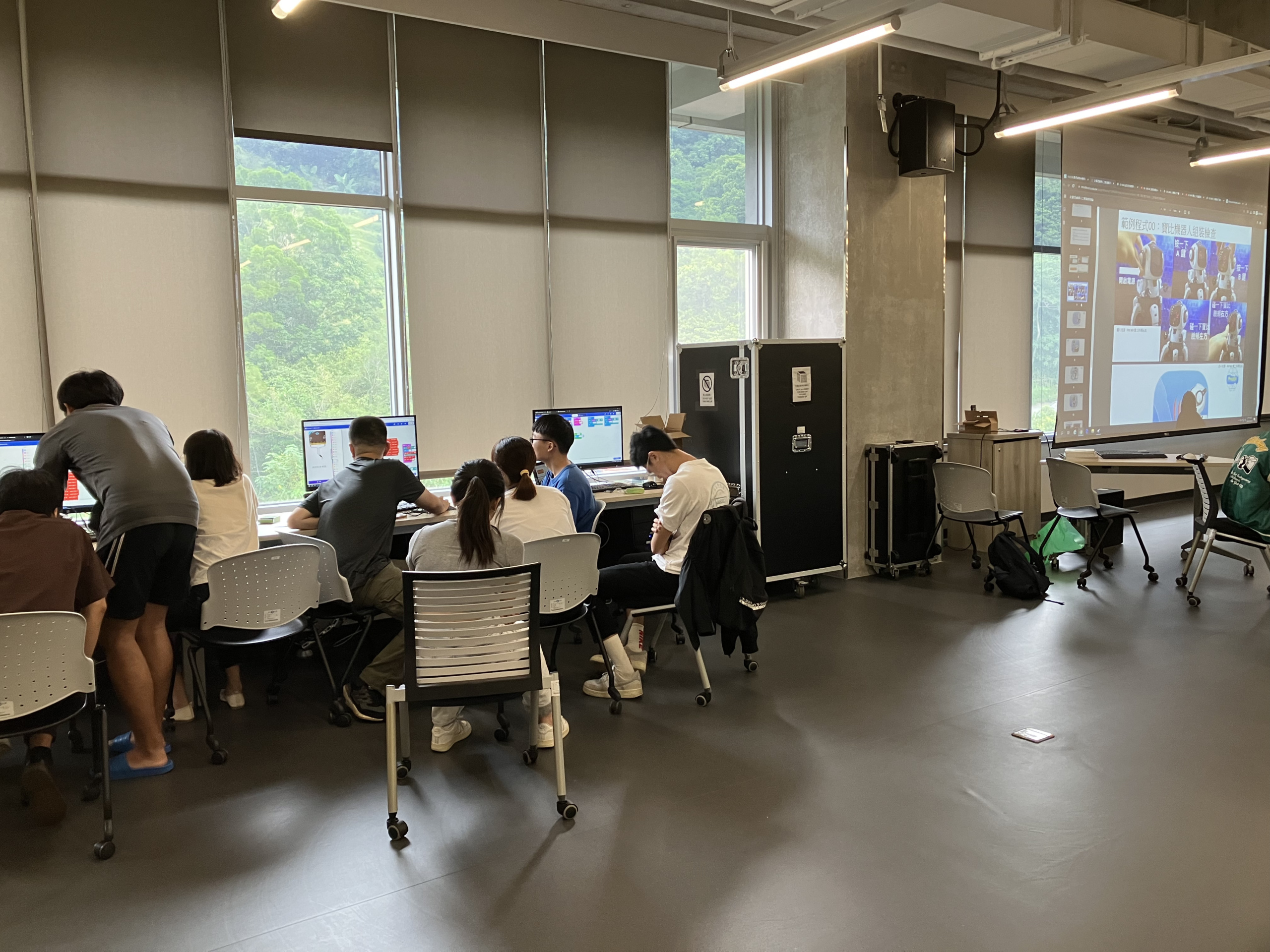 計算思維與人工智慧應用導論合作教學